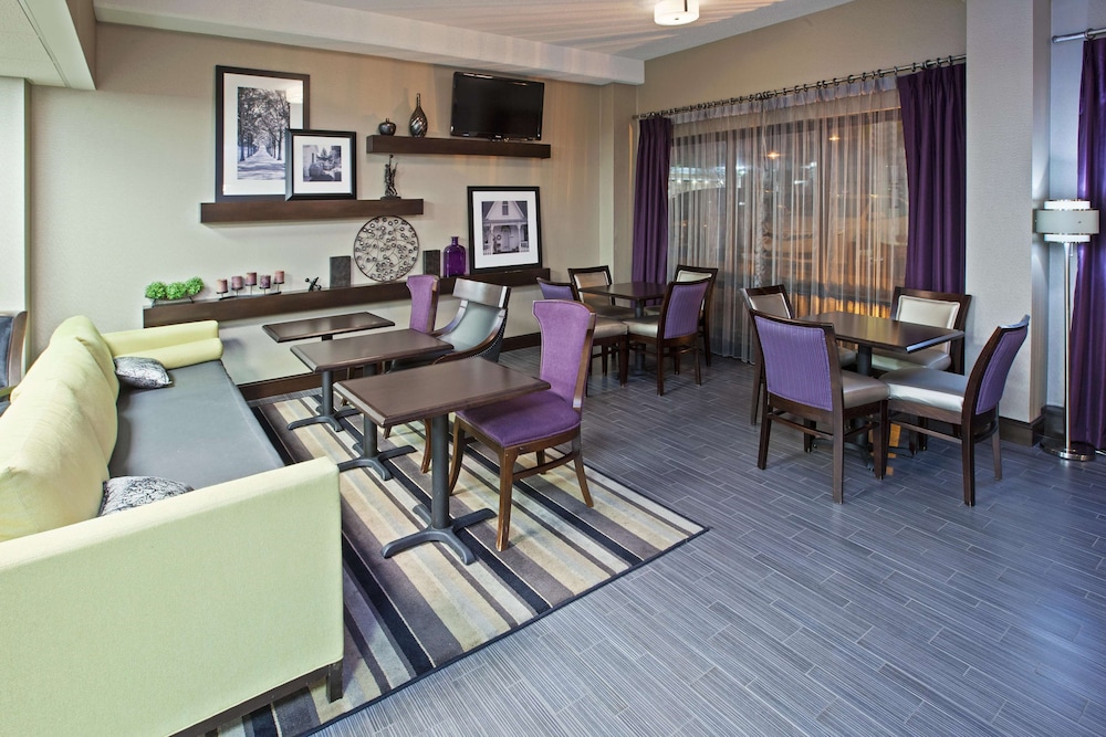 Hampton Inn Knoxville Airport 58/75