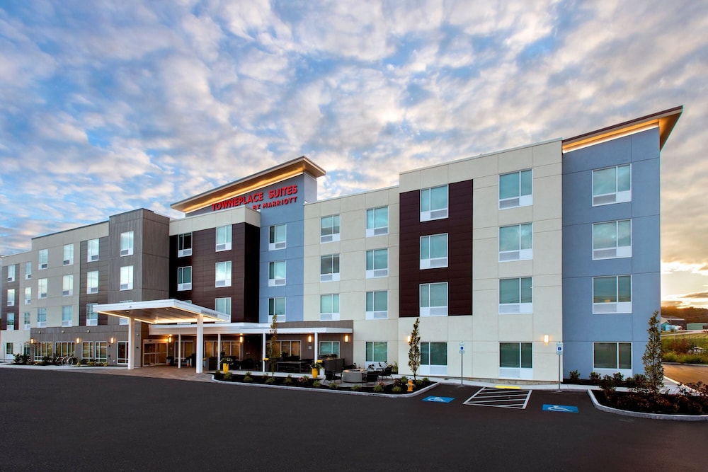 TownePlace Suites Portland Airport ME 1/30