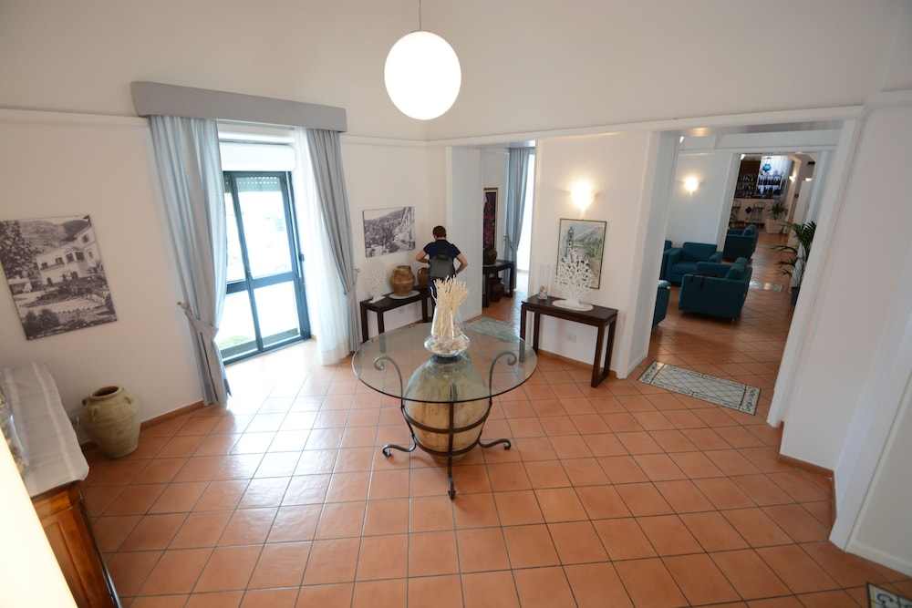 Panorama Palace 16/25
