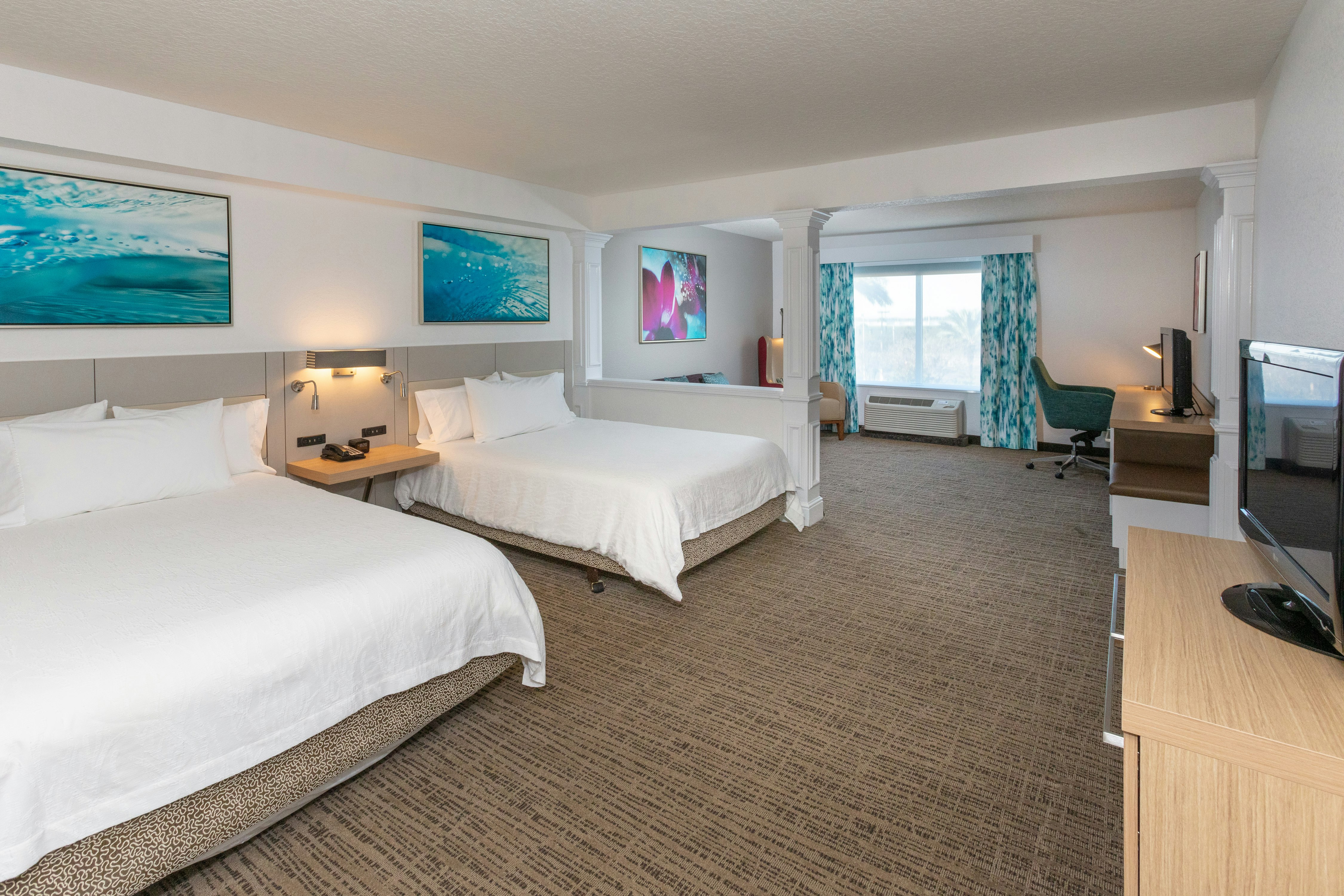 JUNIOR SUITE, 2 QUEEN BEDS