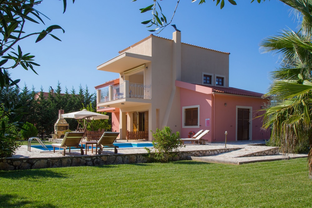 Penelope Villas 38/42