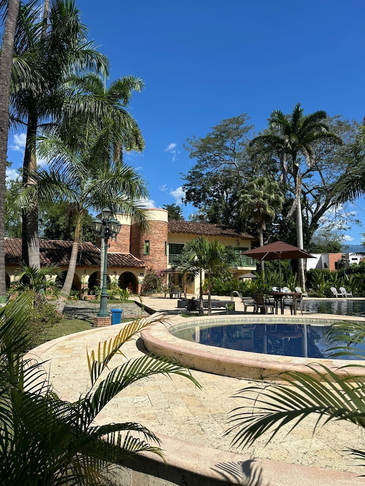Finca Hotel Guadalupe 48/58