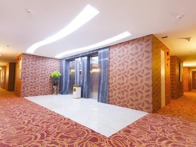 Grand Sovia Hotel 8/37