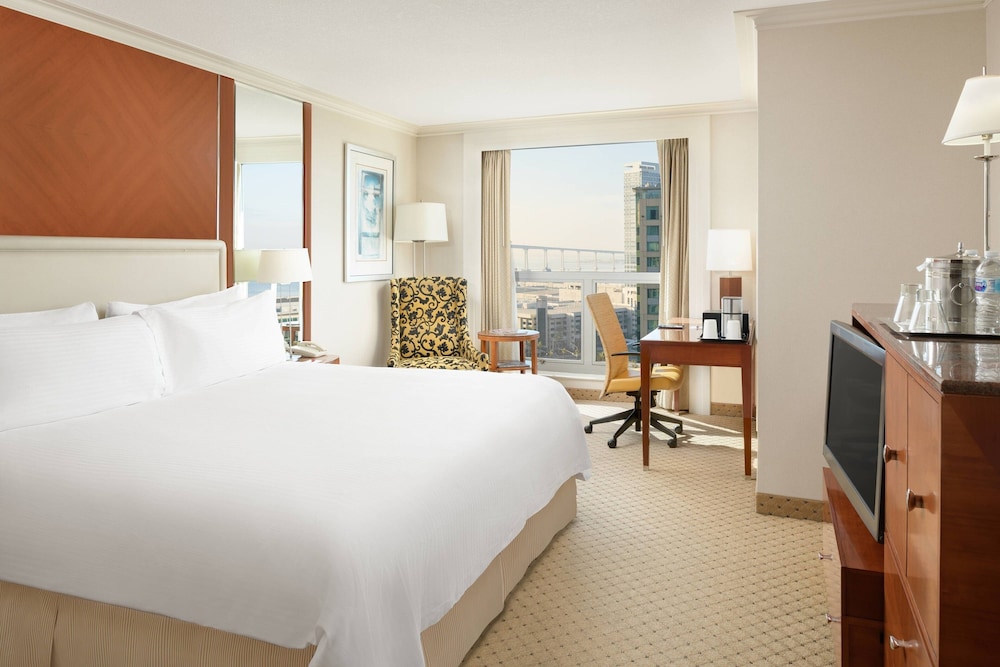 ROOM, KING BED, WATER VIEW