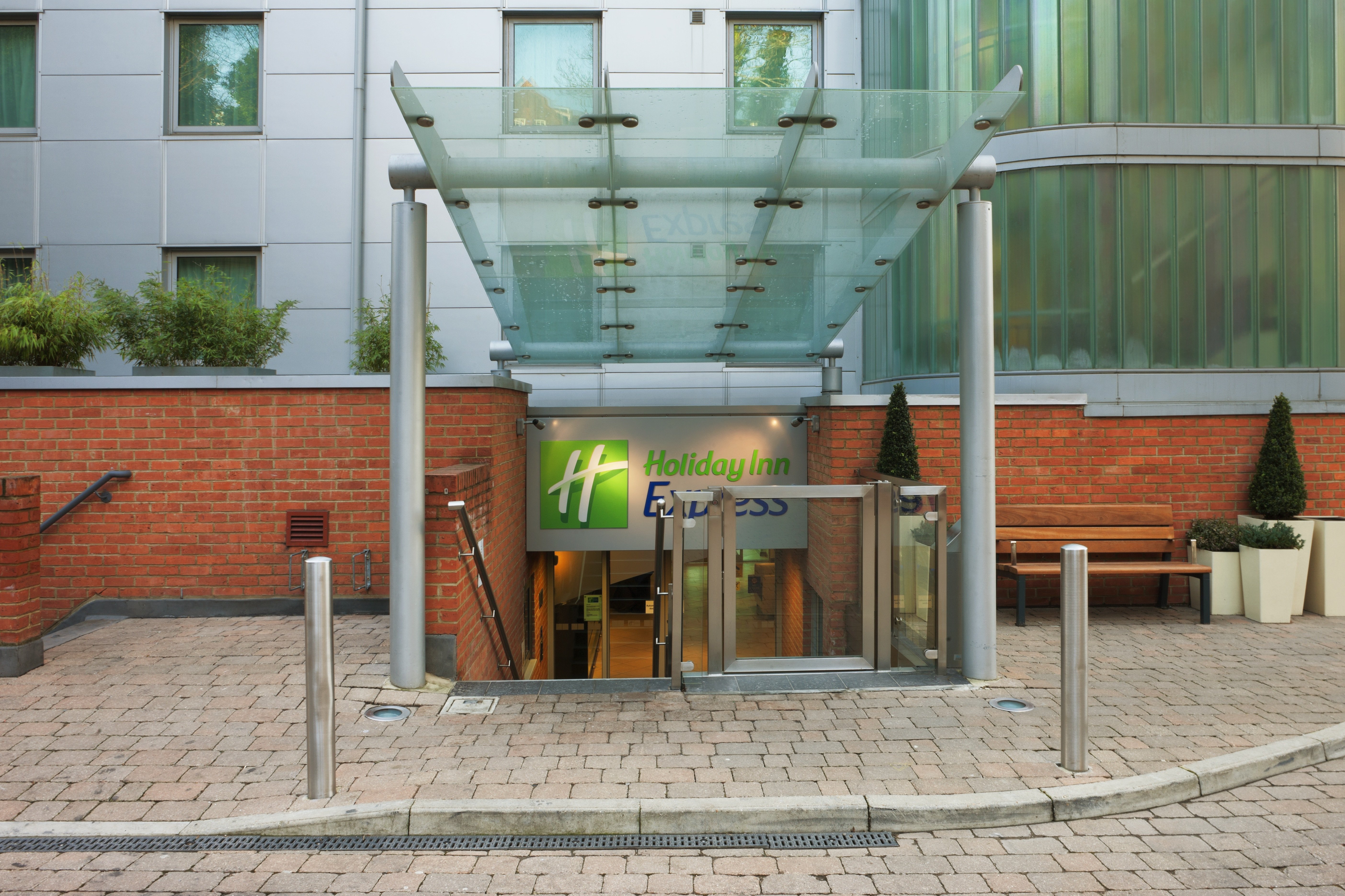Holiday Inn Express London - Swiss Cottage 10/28