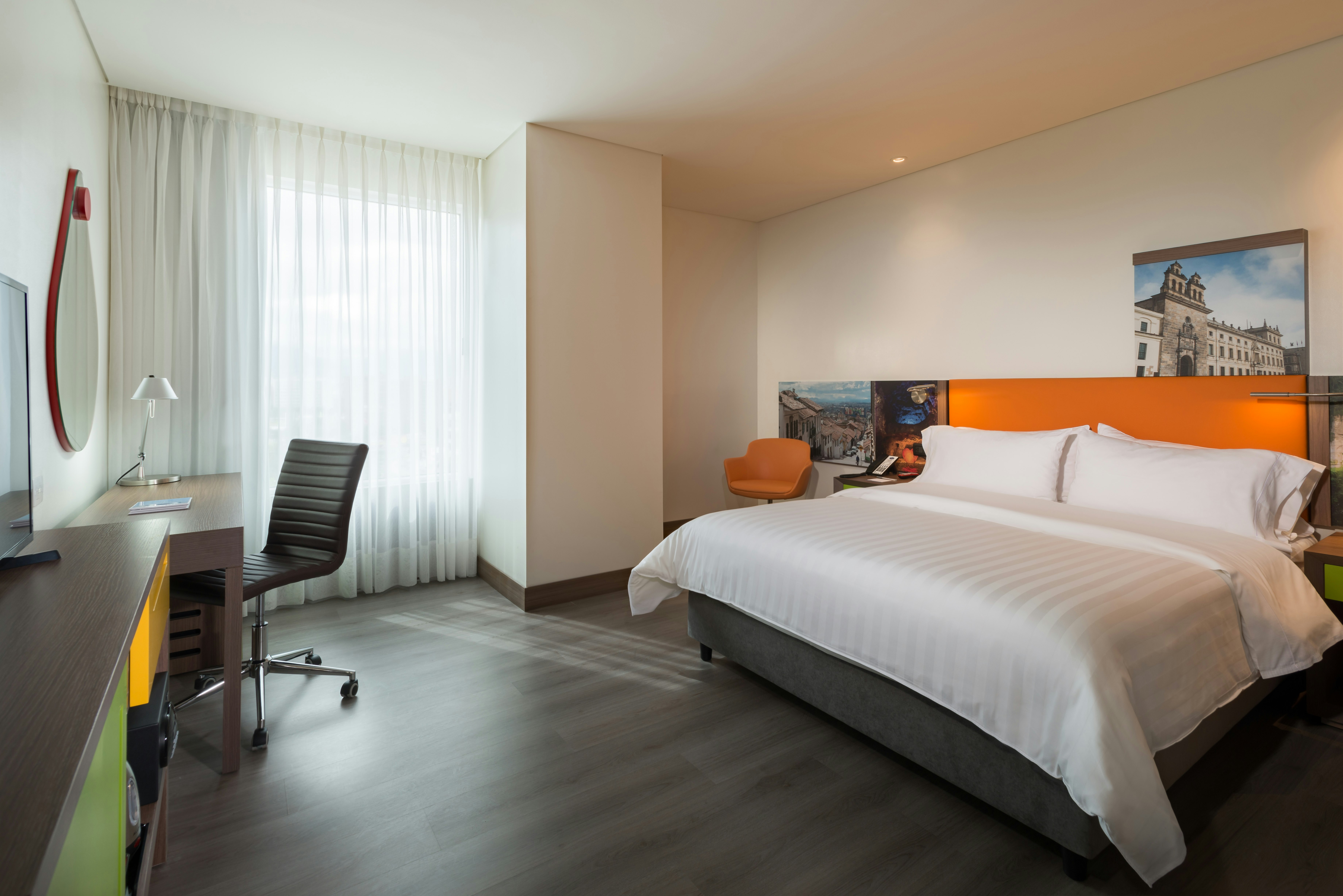 ROOM, QUEEN BED, ACCESSIBLE