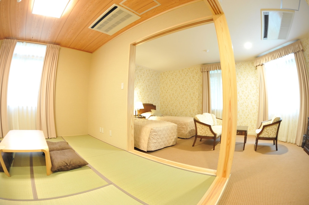KYU KARUIZAWA HOTEL OTOWA NO MORI 27/66