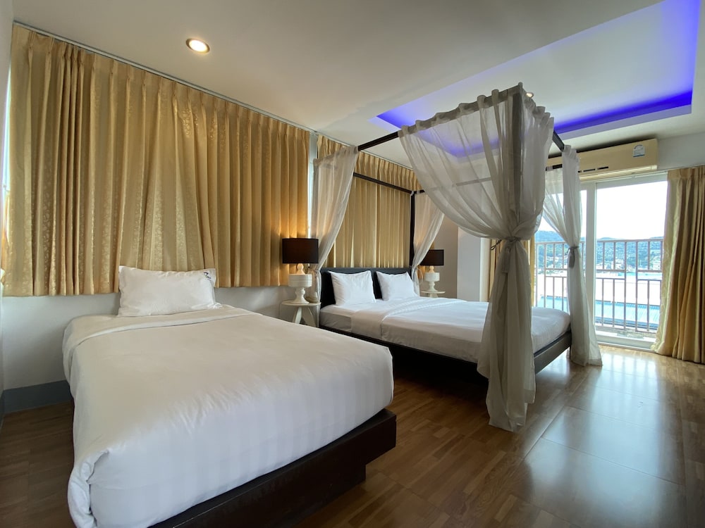 77 Patong Hotel & Spa 18/50