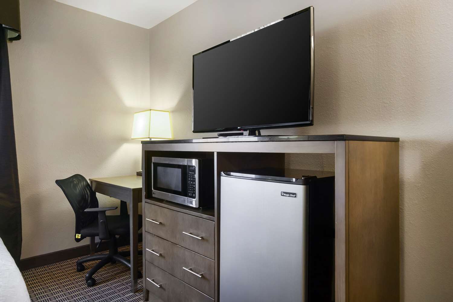 Best Western Plus Yakima Hotel 50/61