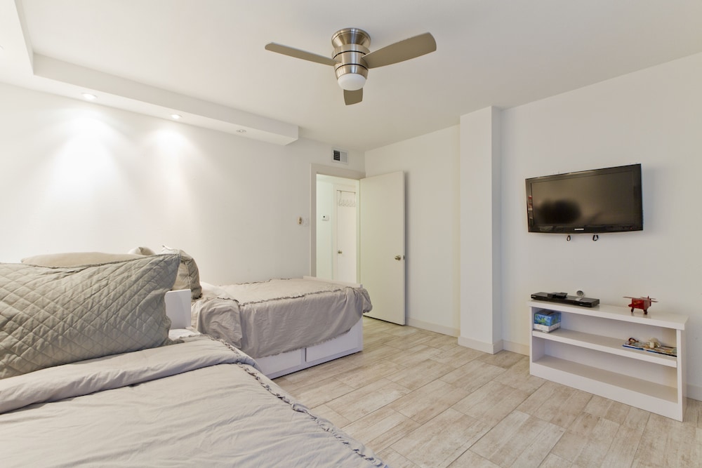 Sea Vista by South Padre Condo Rentals 23/50