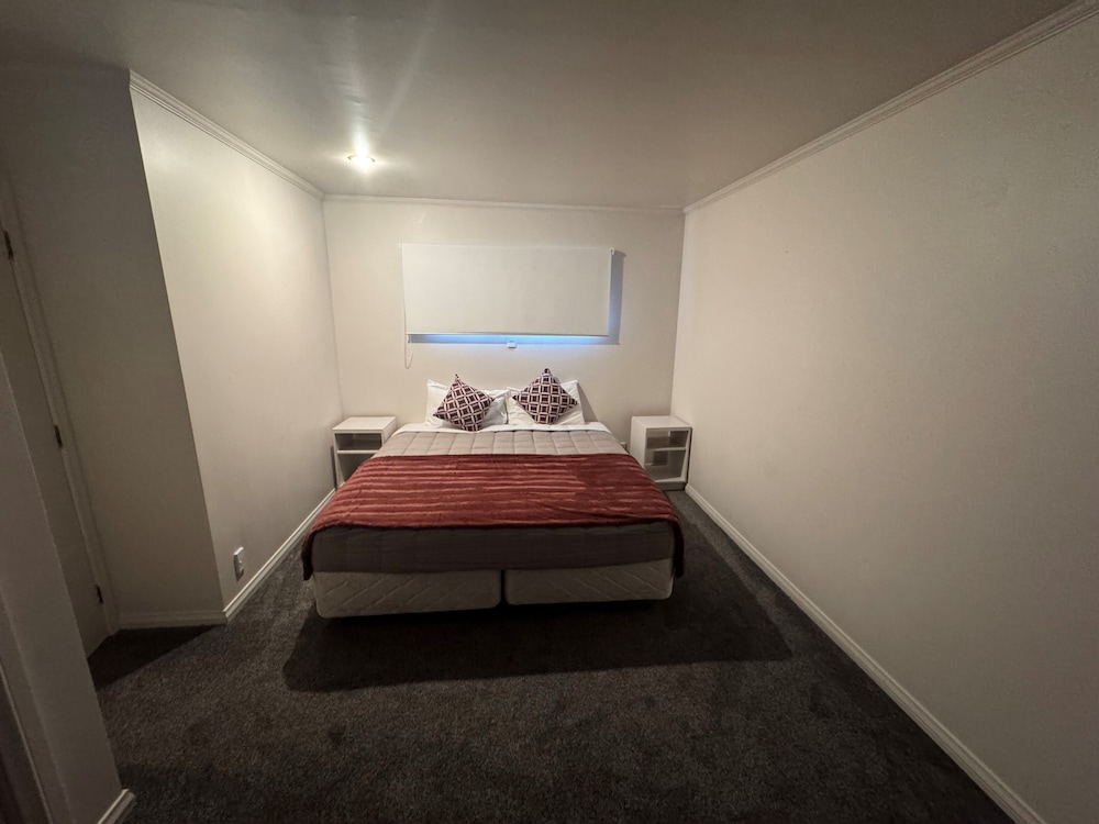 Settlers Motor Lodge 28/43
