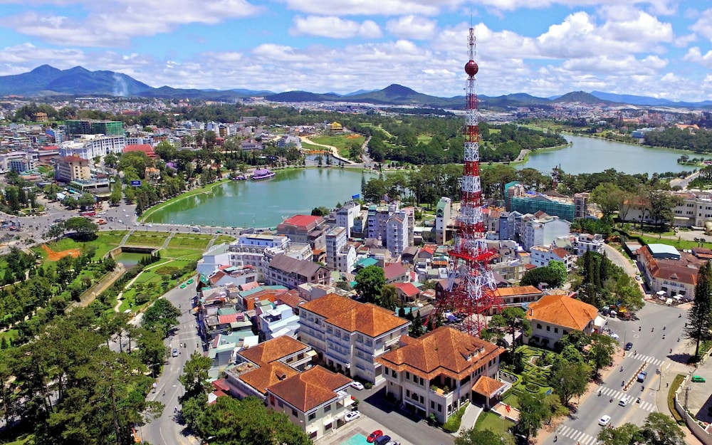Capital O 585 Saigon Book Da Lat Hotel 56/64