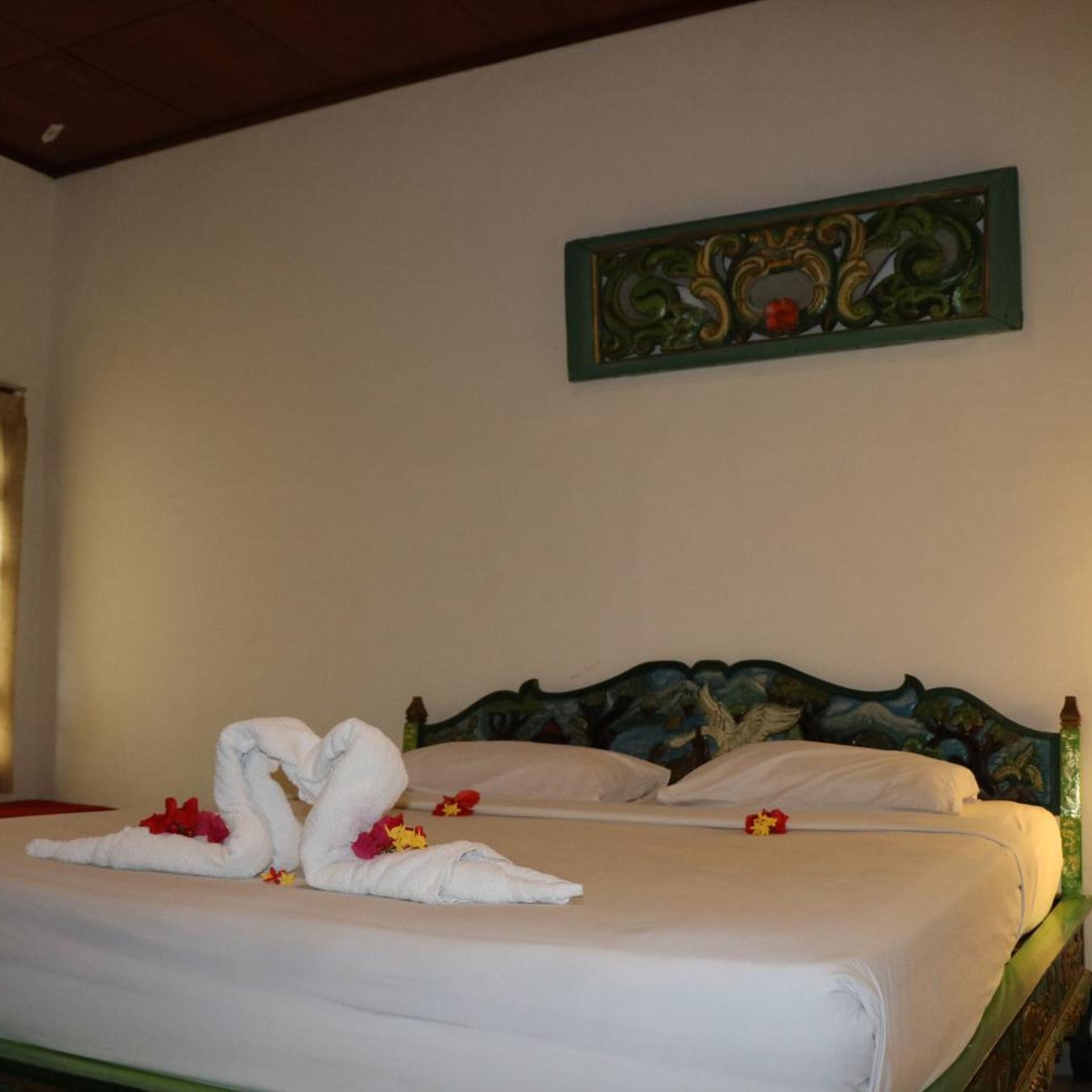 Deluxe, Double or Twin Bed, Pool Access