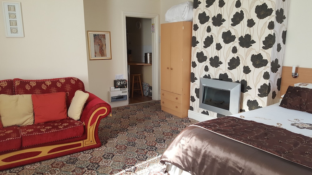 Flat, King Bed