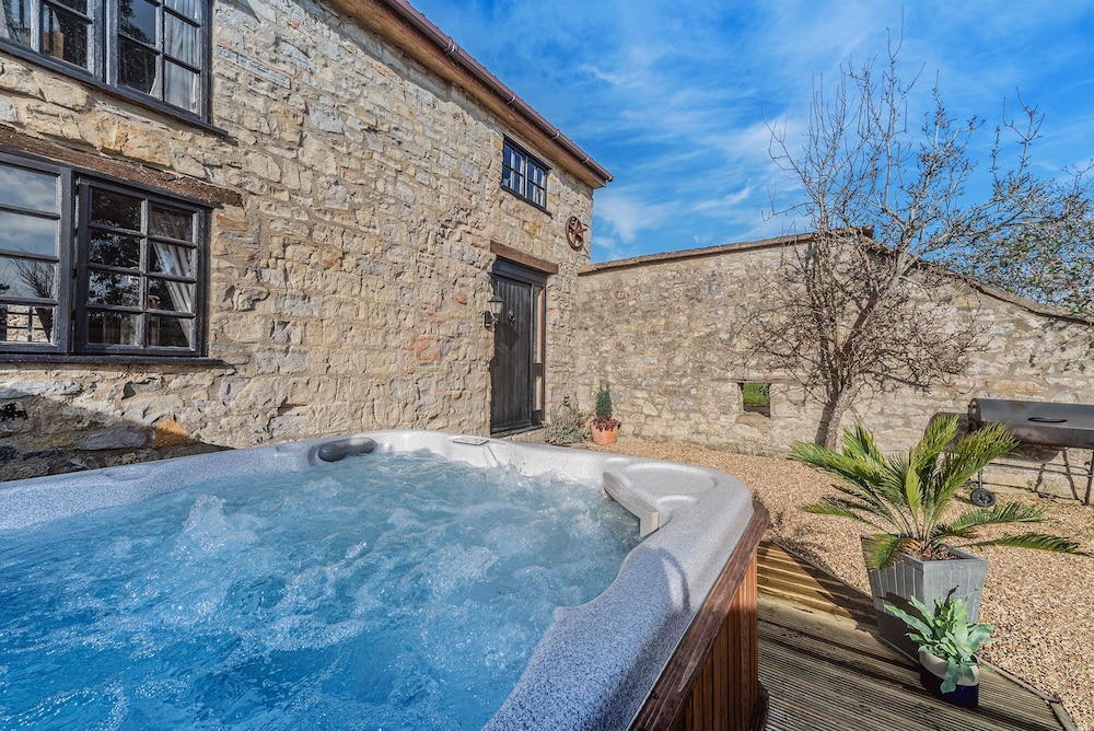 Somerset Country Escape 25/50