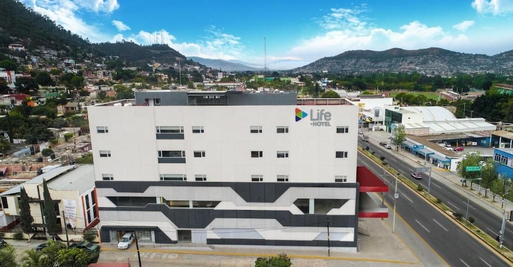 Life Hotel 3/55