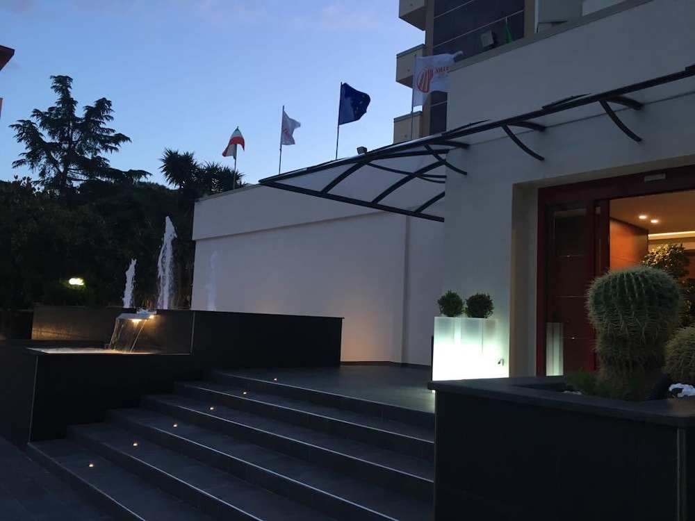 Domus Grand Hotel 4/44