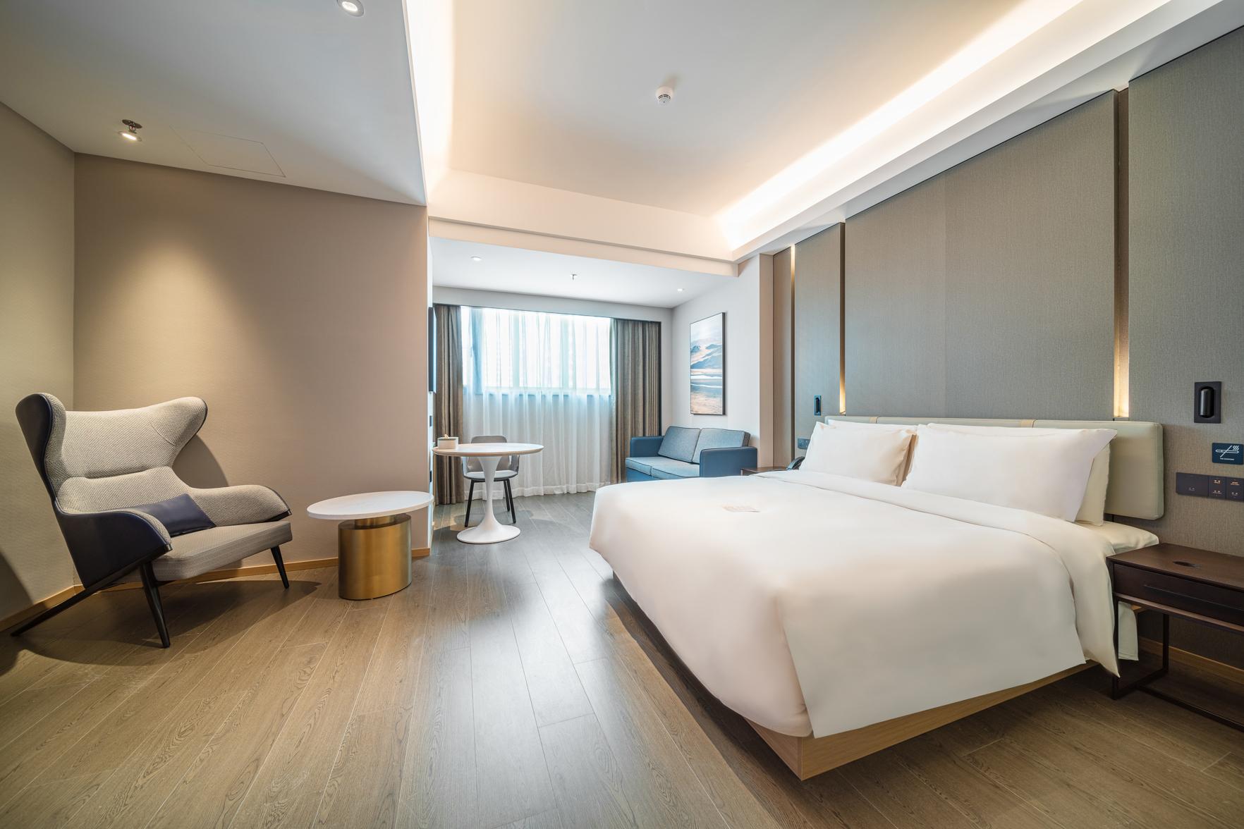 Executive, Queen Bed