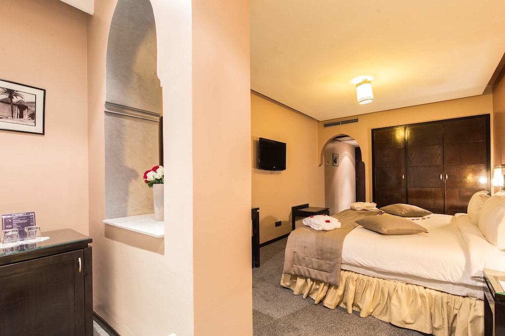 Hotel Almas 22/50