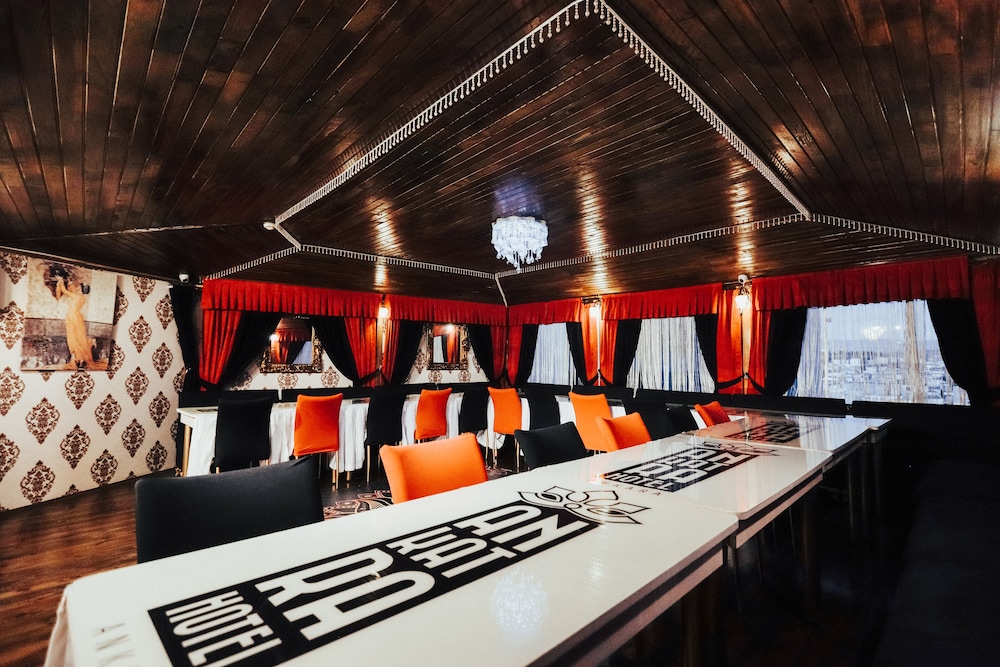 Hotel Ankatra 64/70