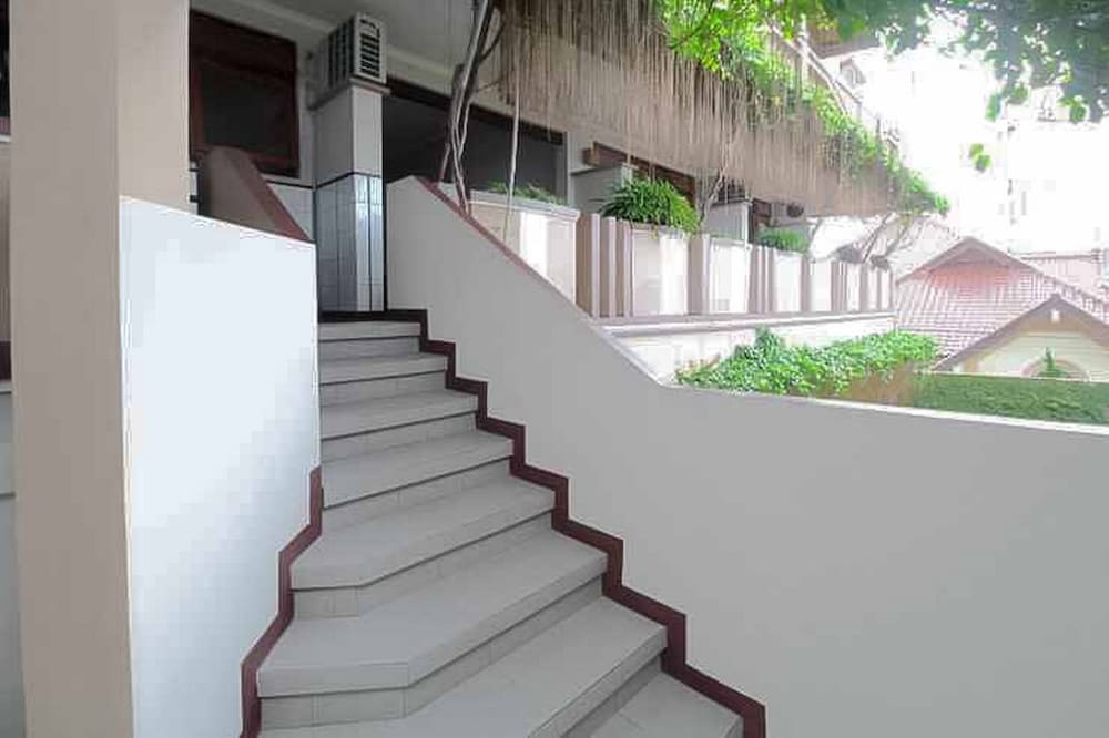 Hotel Lestari Near Lippo Plaza Mall Jember 30/36