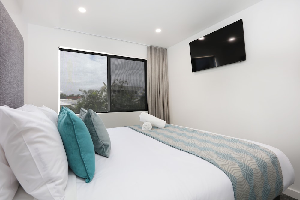 1 Bedroom, Renovated, Family, Apartment, 1 King and 1 Single Beds، Southport Motel & Apartments 4/10