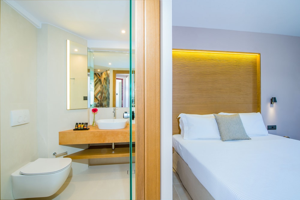 M City Hotel 63/63