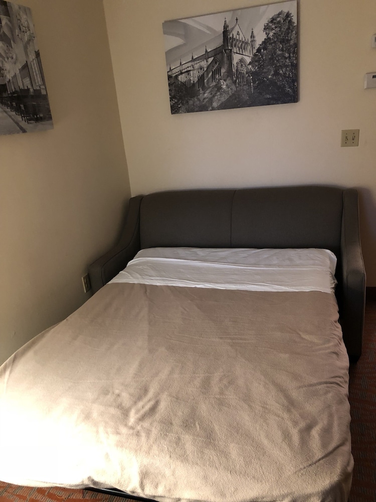 MHO INN and SUITES 24/48