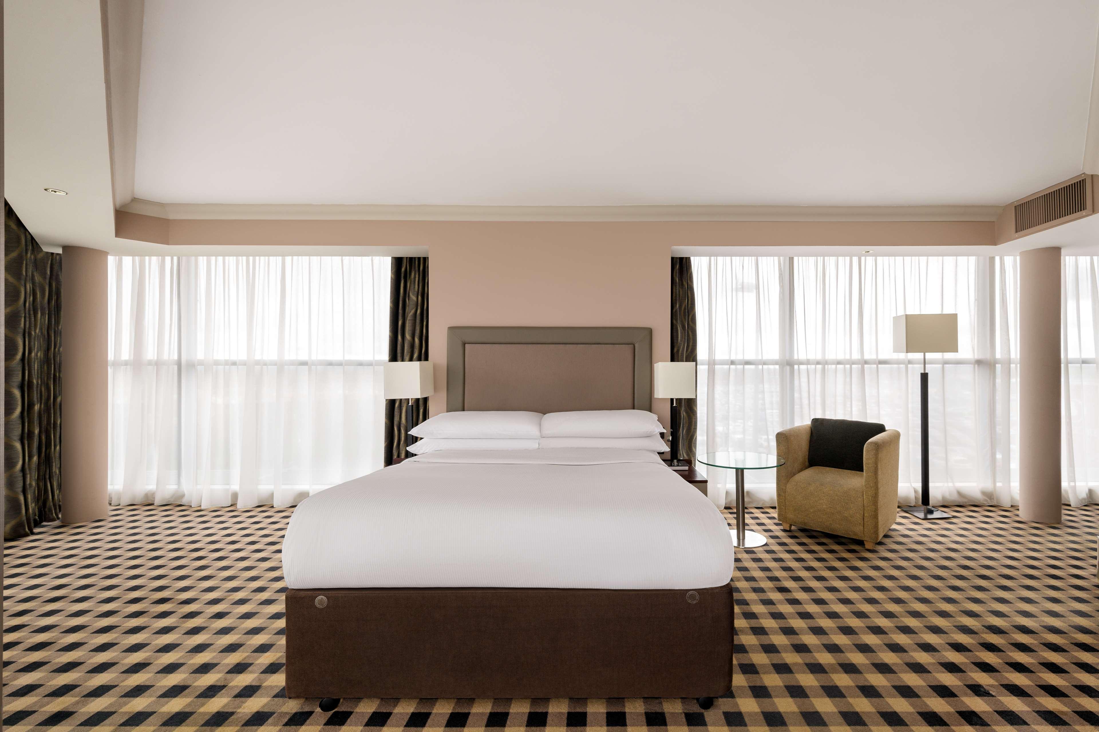 GUEST ROOM, QUEEN BED, ACCESSIBLE