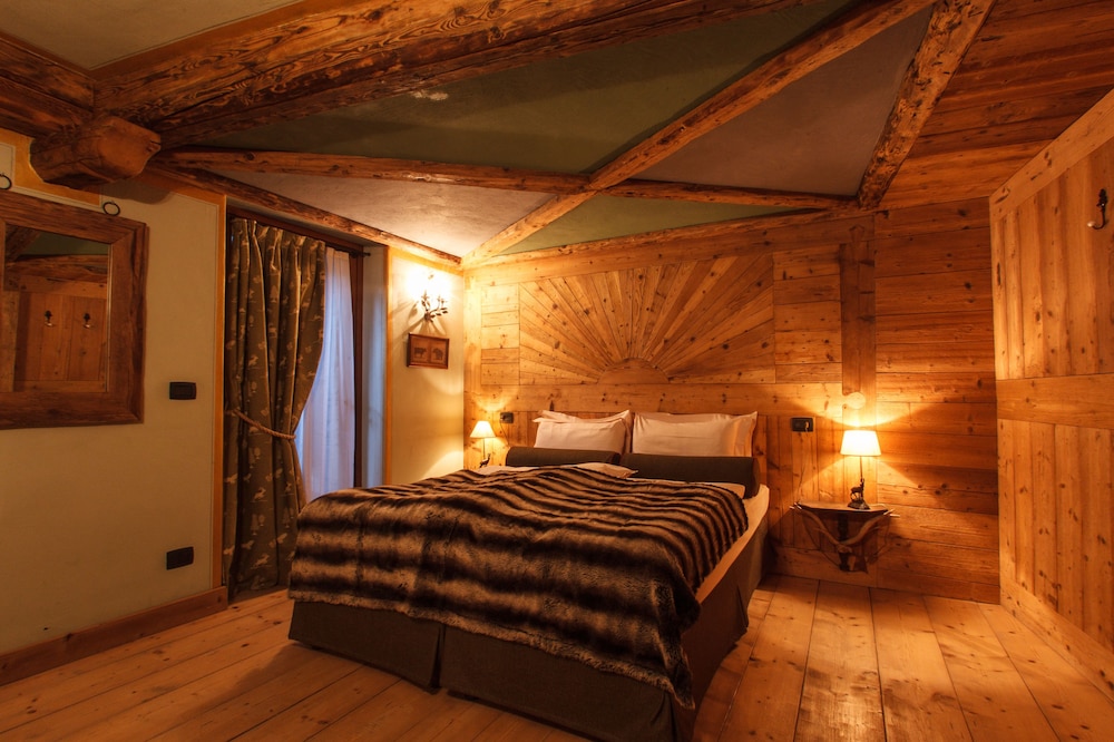 3 BEDROOMS, GRAND, CHALET, PRIVATE SPA