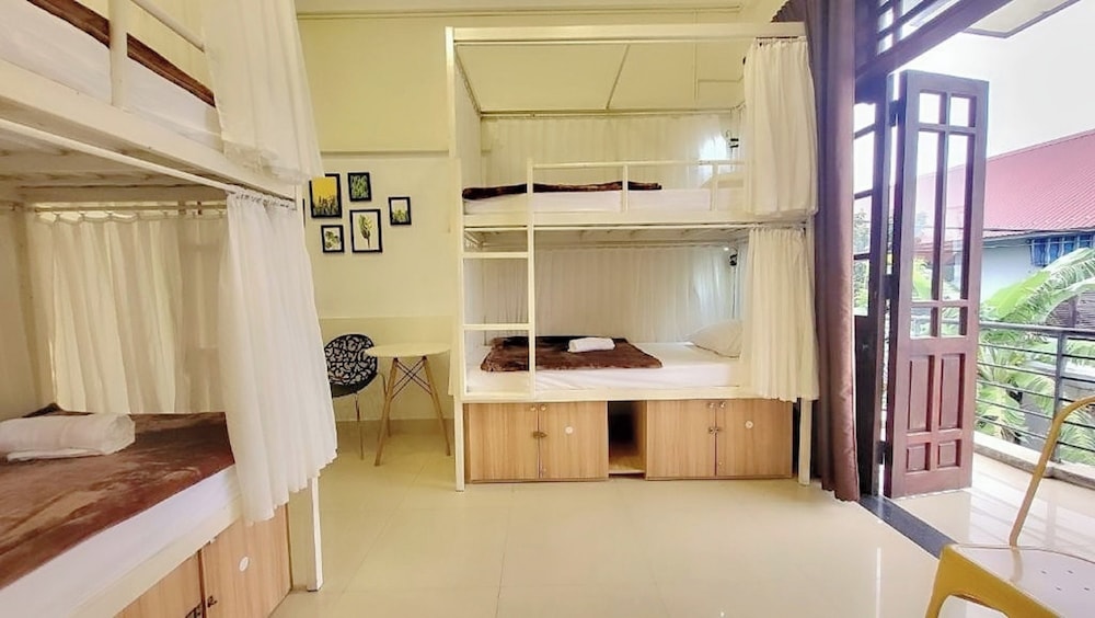 Amy 2 Hostel 14/29