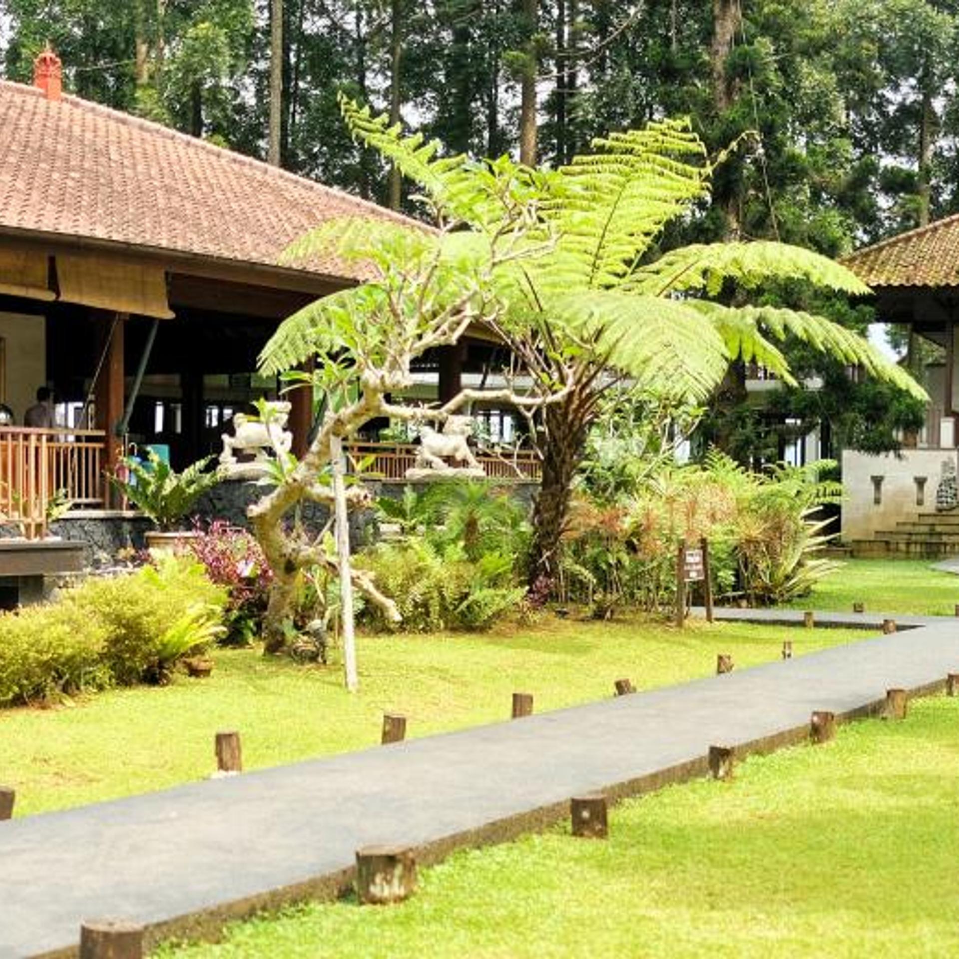 The Grand Hill Bistro Cafe Resort Hotel 54/57