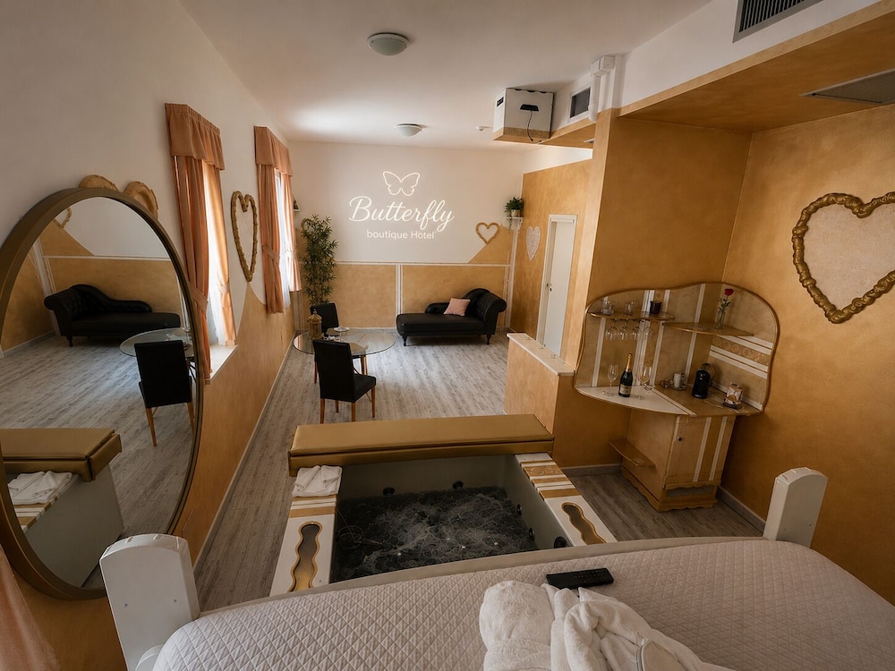 Albergo Butterfly 44/63