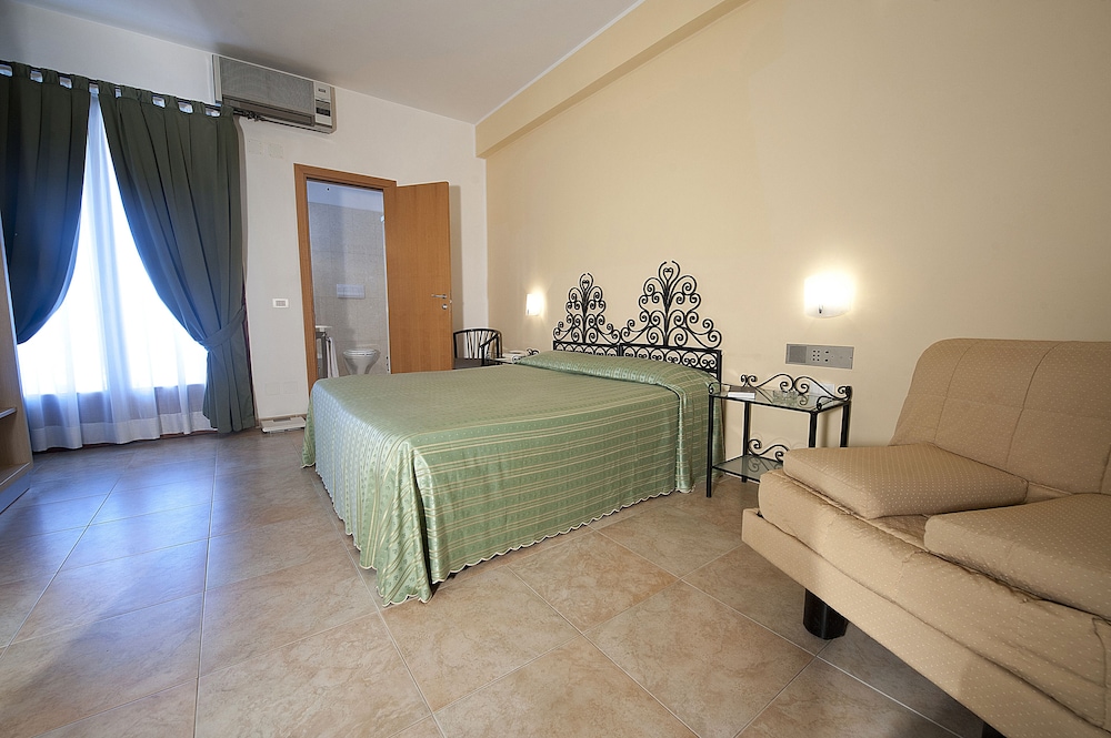 Degli Aranci 20/60
