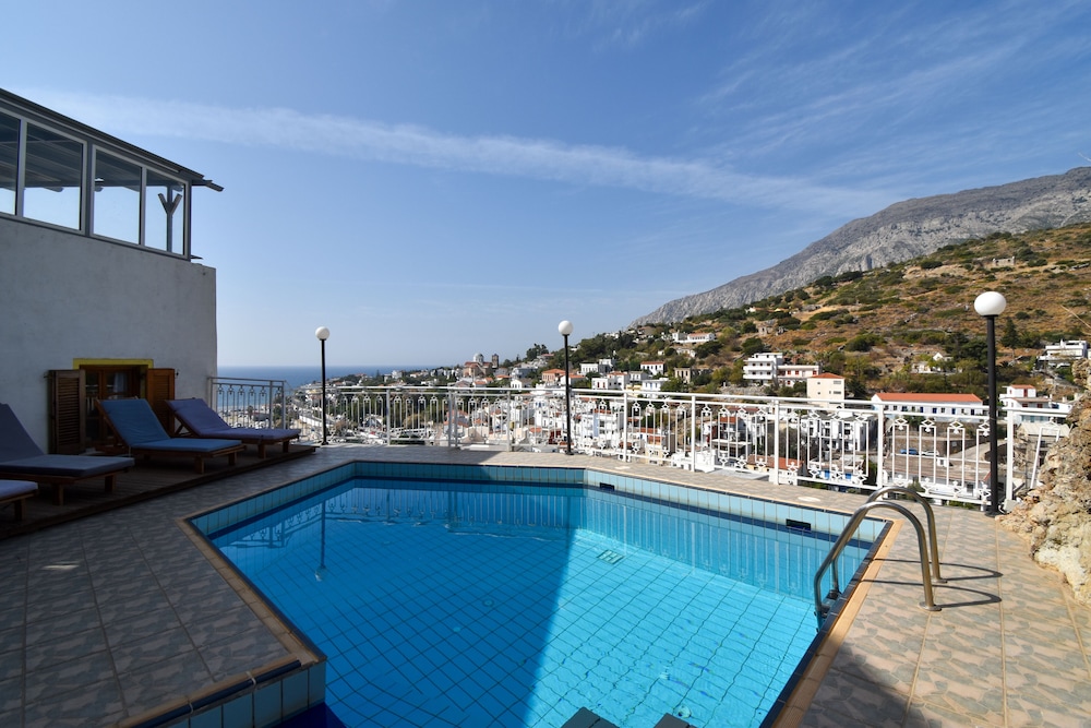 Kastro Hotel 72/100
