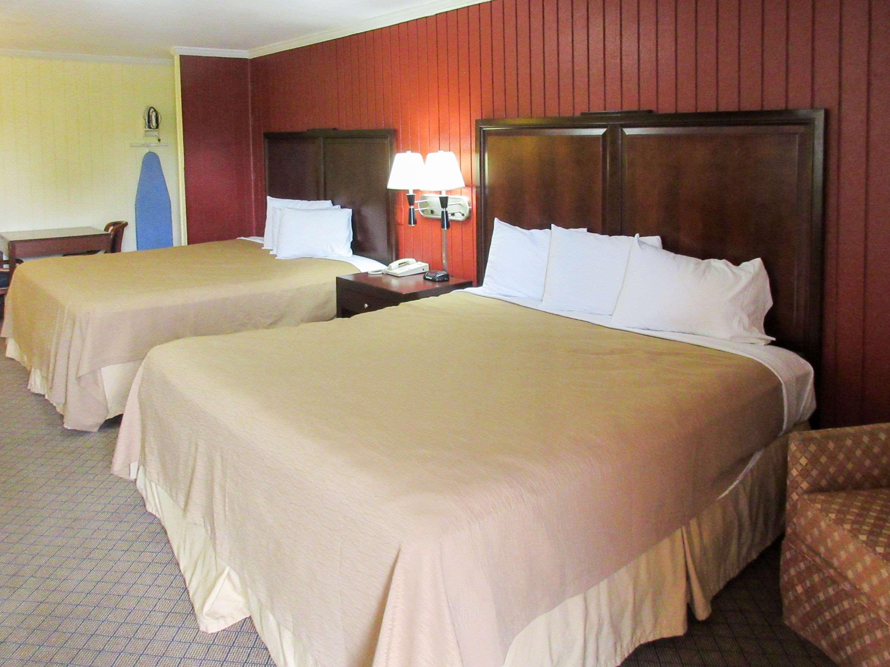 ROOM, 2 KING BEDS