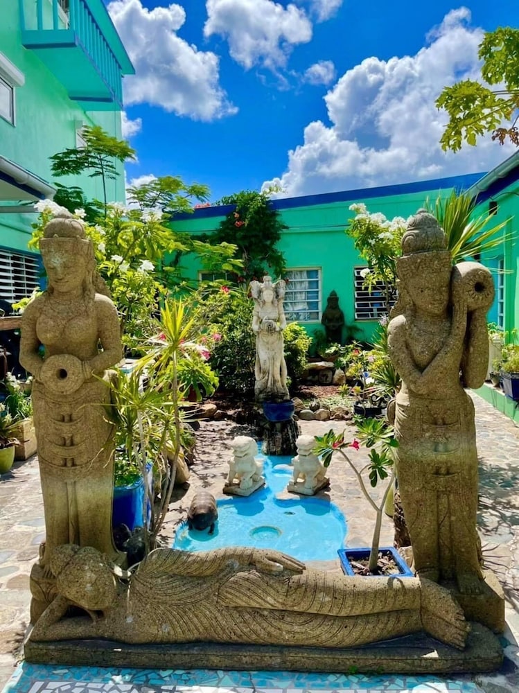 Azure Hotel And Art Studio 28/41