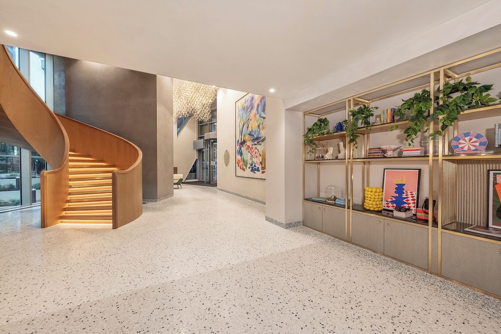 Dorsett Canary Wharf 9/45