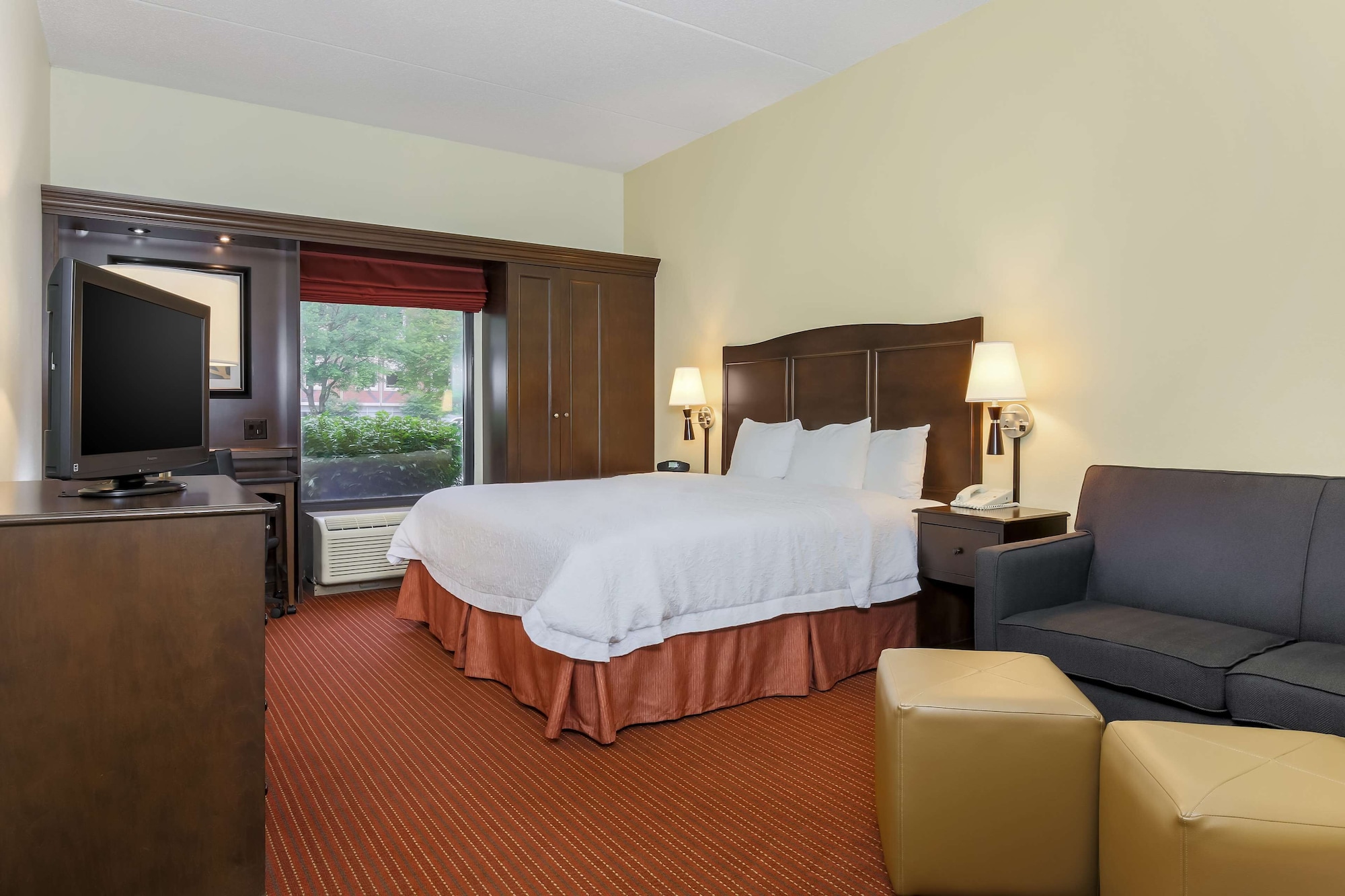 Room, King Bed, Jetted Pool, Bathtub