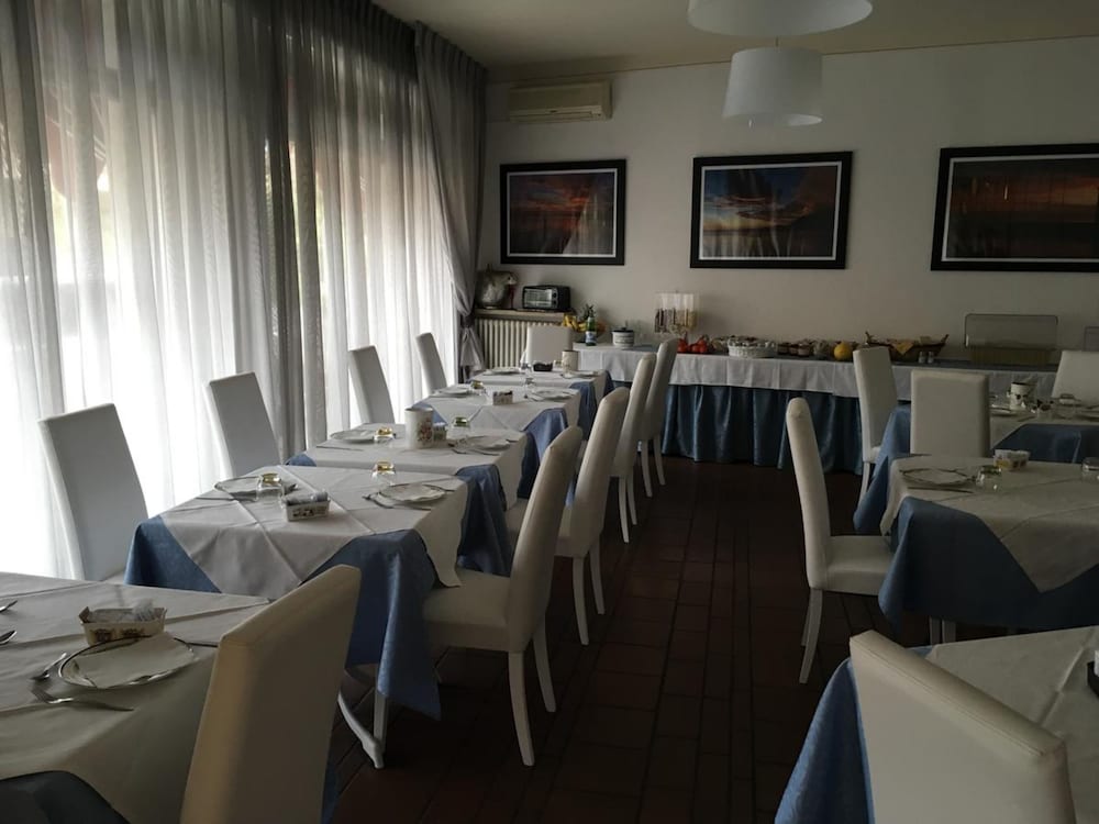 Hotel Cortina 43/44