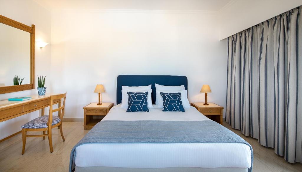 DOUBLE ROOM DELUXE