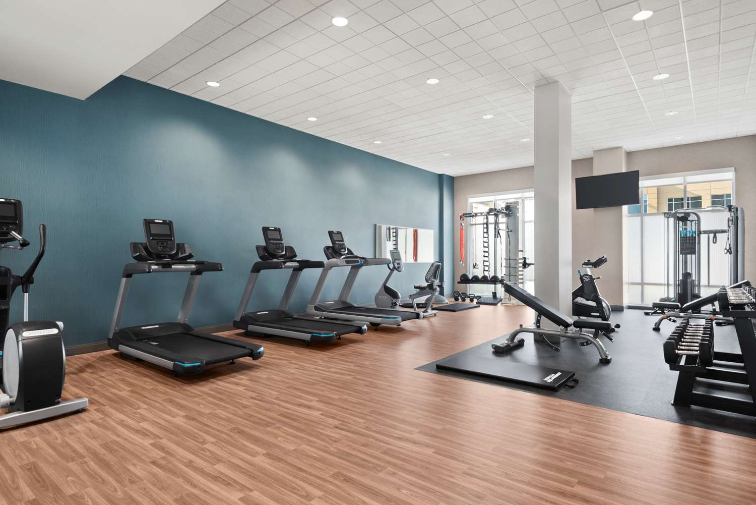 Hampton Inn & Suites by Hilton Kelowna Airport 8/21