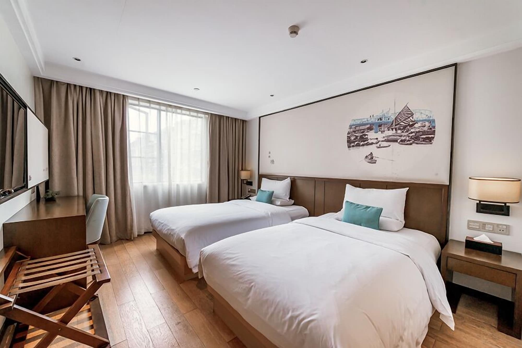 DELUXE, TWIN BEDS