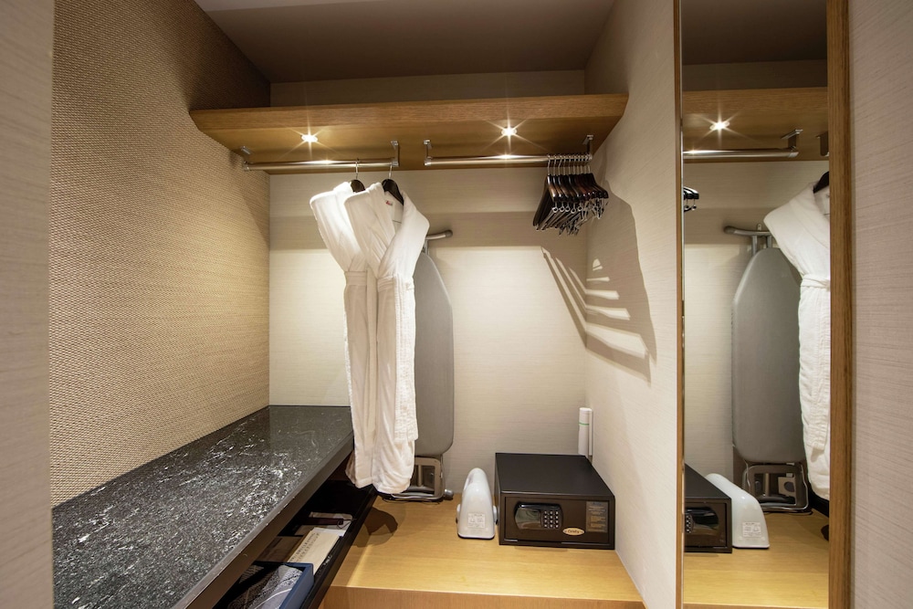 Hilton Nagoya Hotel 28/85