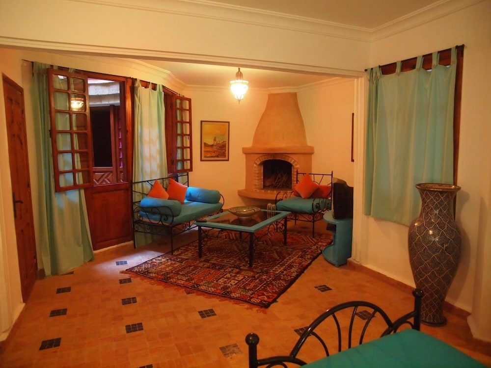 Riad Al Khansaa 46/70