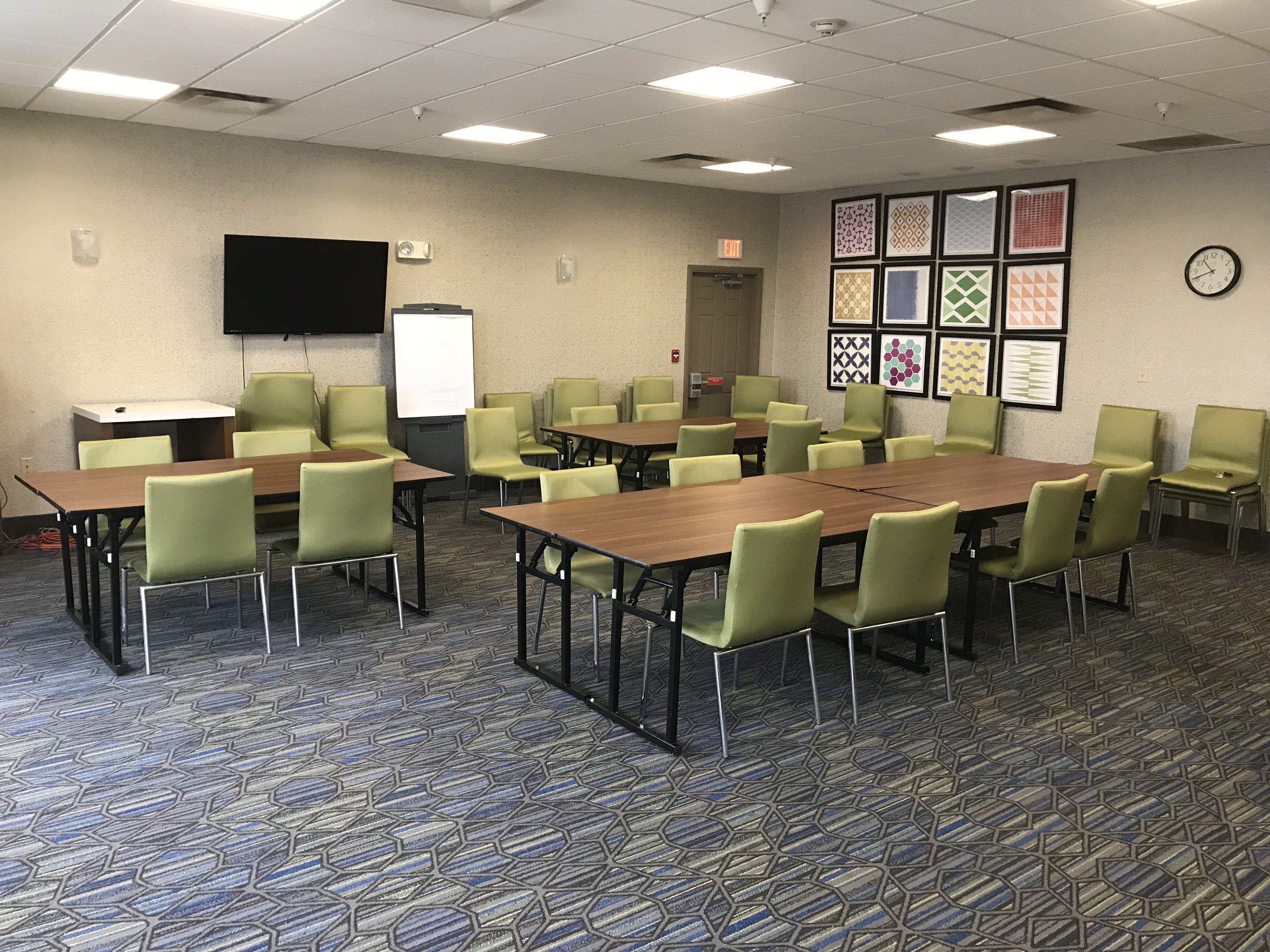 Holiday Inn Express Suites Maryville 32/35