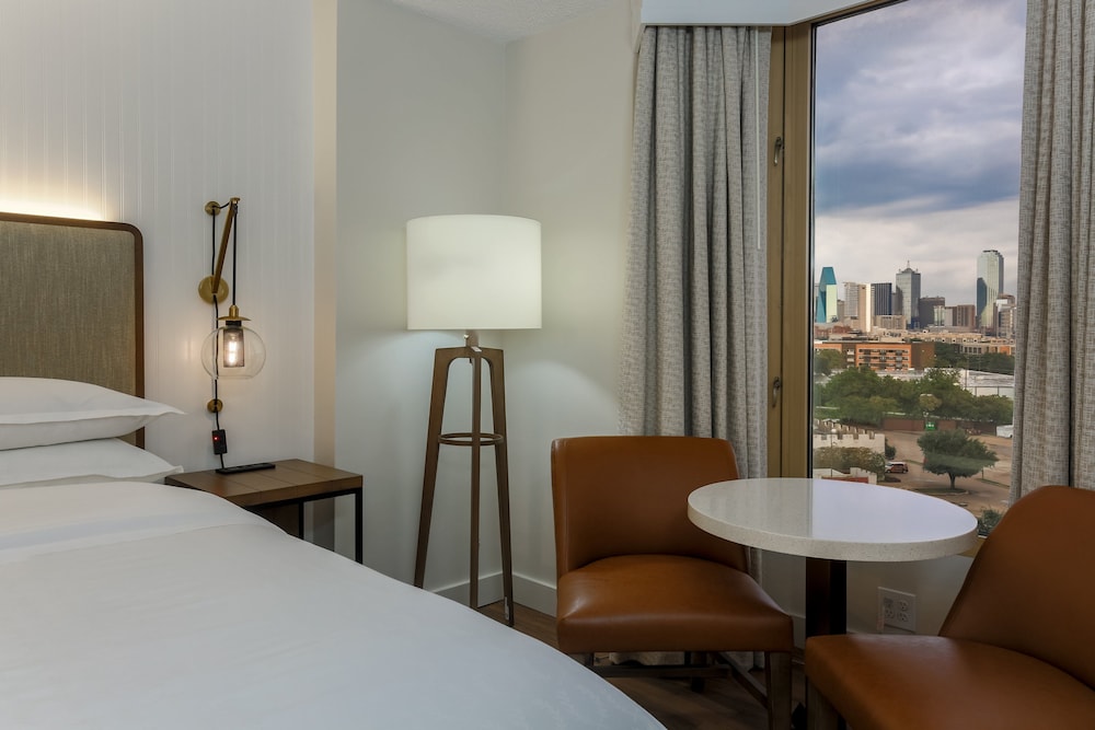 Sheraton Suites Market Center 6/49