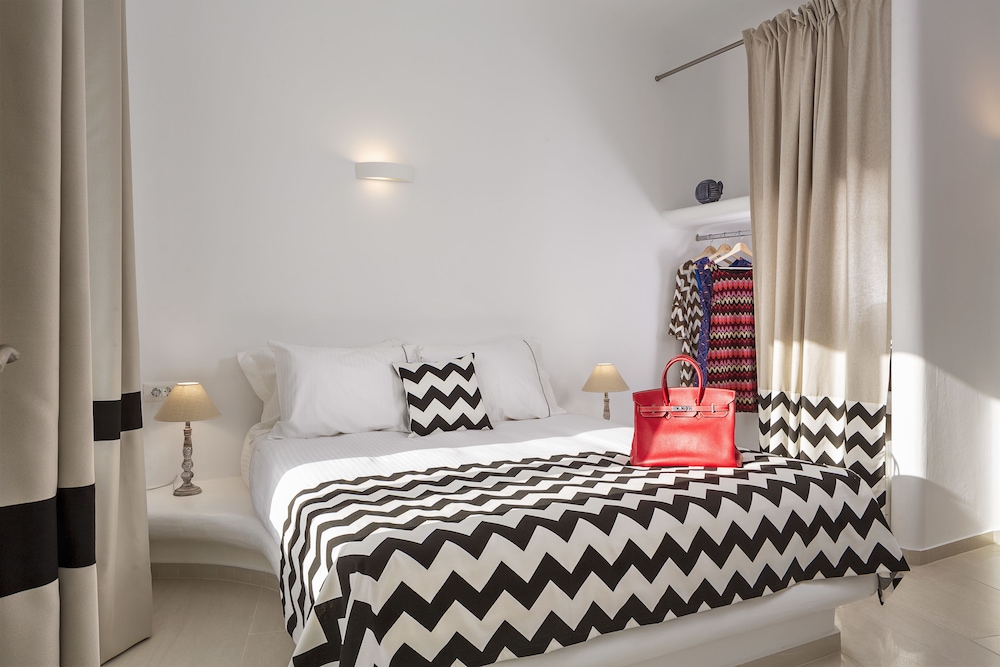Colours Of Mykonos 9/65