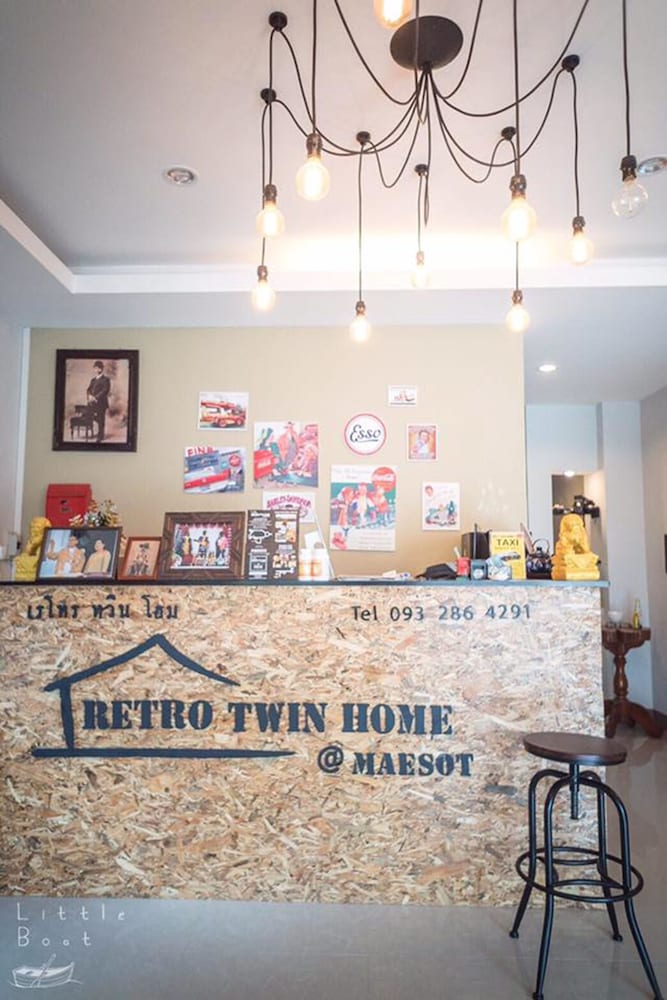 Retro Twin Home At Maesot 9/47