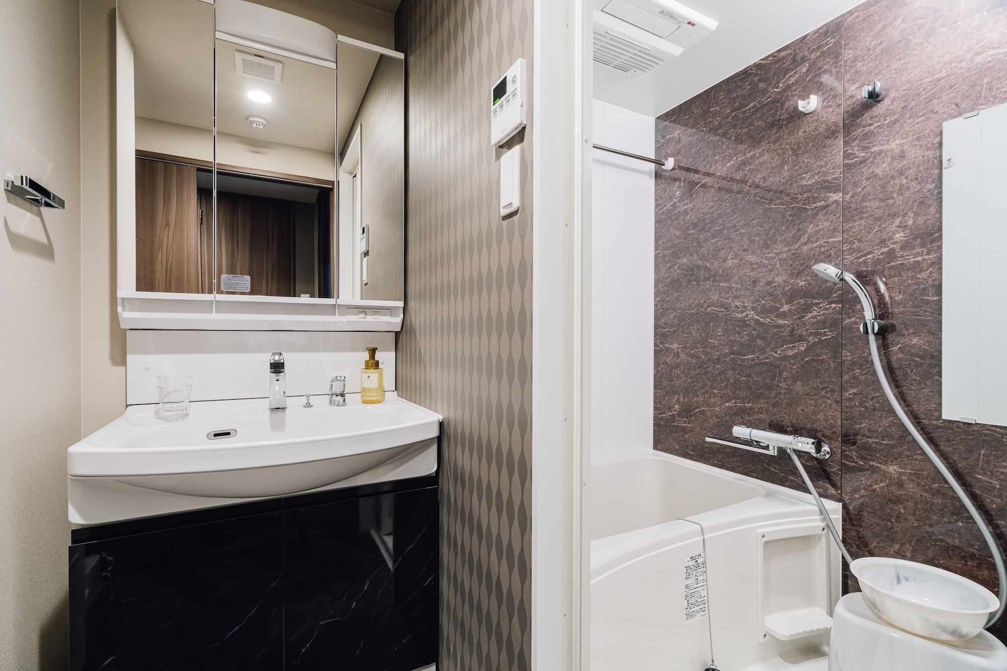 غرفة ديلوكس بسريرين مزدوجين مع أريكة، Bon Condominium Namba Ebisu 9/10